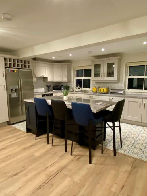 Modern Family Home 卡斯莱兰 外观 照片
