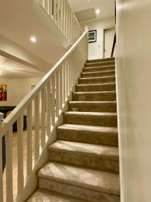 Modern Family Home 卡斯莱兰 外观 照片